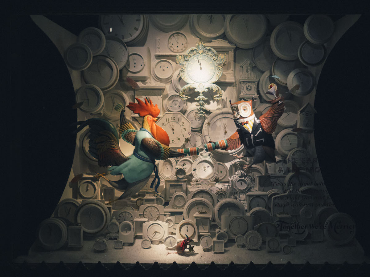 这家英国老牌百货公司的圣诞橱窗，有种奢华的童话感