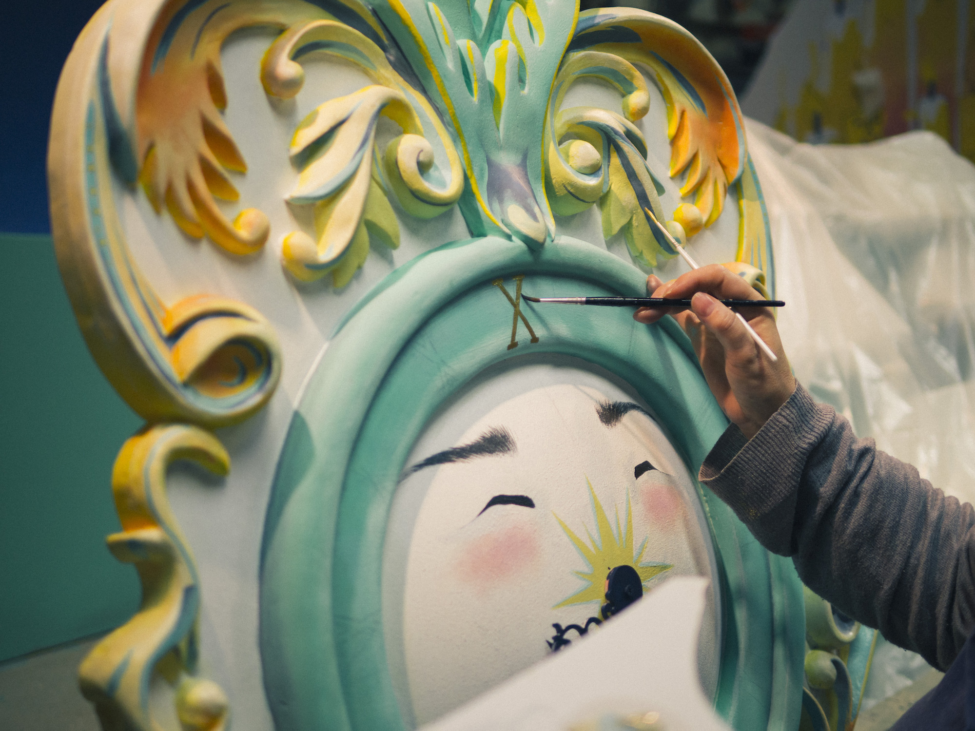 这家英国老牌百货公司的圣诞橱窗，有种奢华的童话感