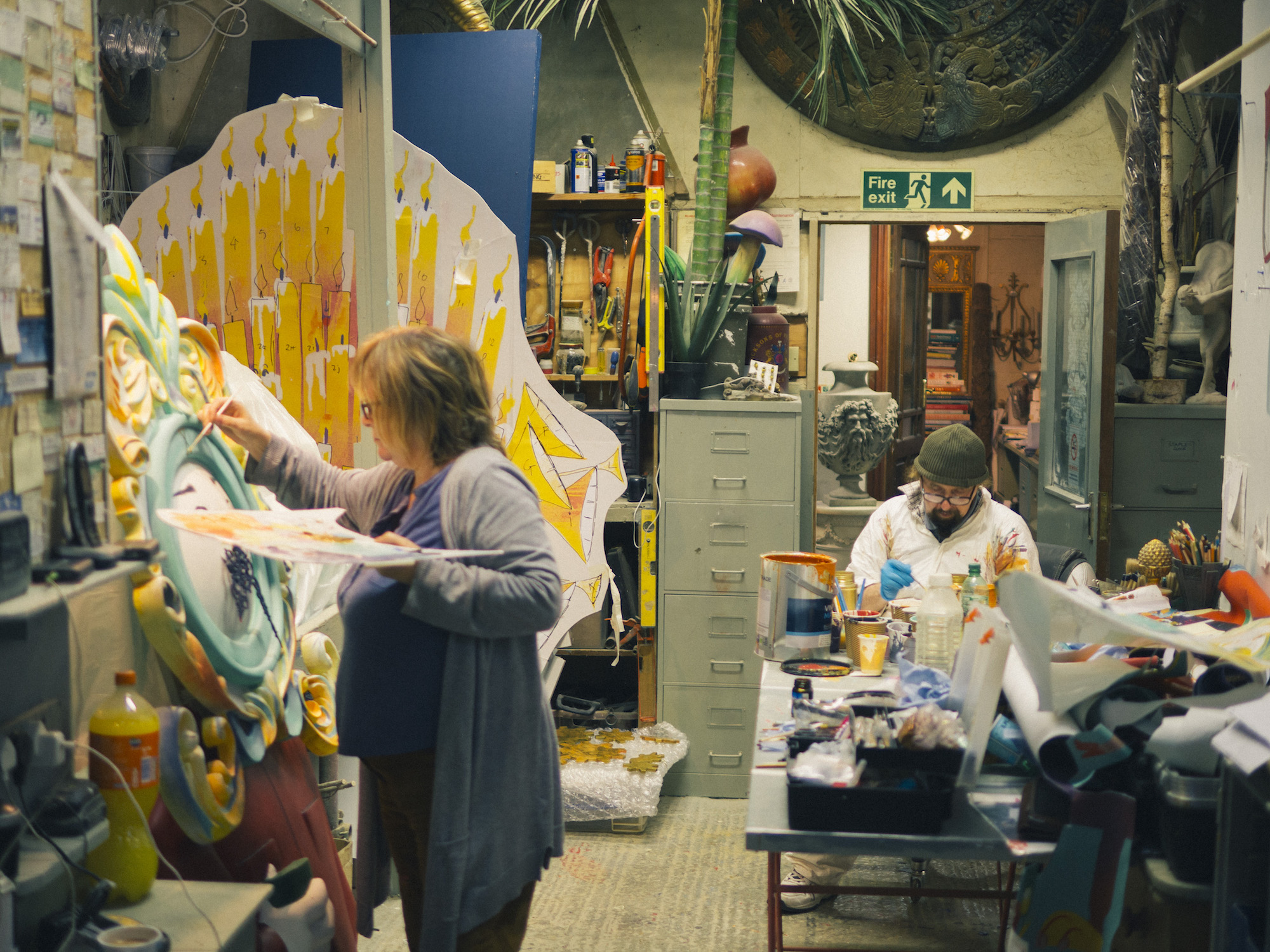 这家英国老牌百货公司的圣诞橱窗，有种奢华的童话感