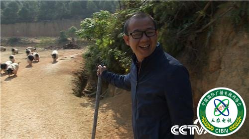 [致富经]一个习惯 年卖千万 他让财富满山跑 20190314 