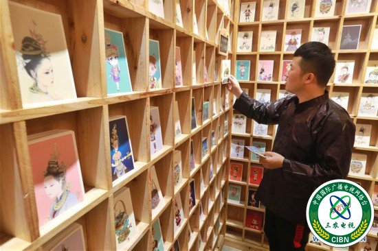 （文化）（6）“90后”侗族插画师：传承民族文化之美