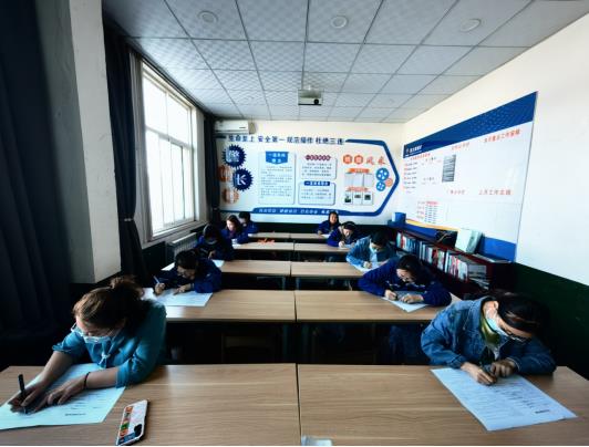 供电作业安全知识考试 王超 摄.jpg