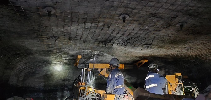 双臂锚杆钻 车.jpg