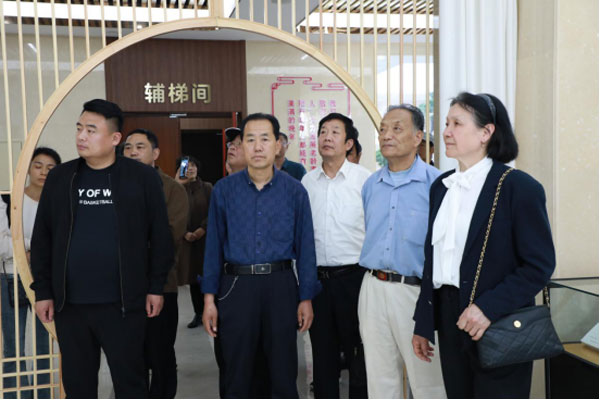 旅法华侨秦兰英女士莅临凯旋智慧养老中心参观交流369.jpg 旅法华侨秦兰英女士莅临凯旋智慧养老中心参观交流369.jpg