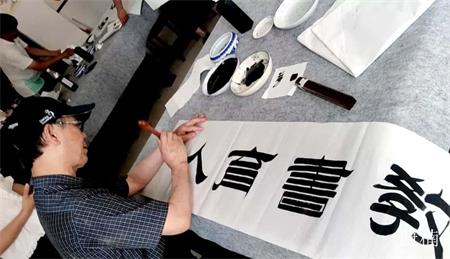 书法名家进校园 翰墨飘香薪火传 单县人民路中学成功举办书法进校园活动