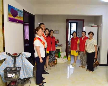 山西盂县裕新苑社区携山西银行开展“我为群众办实事”慰问活动